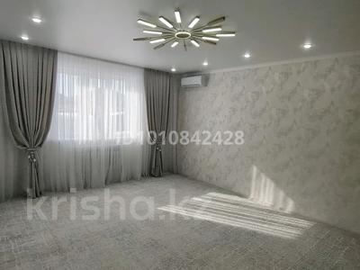 Отдельный дом · 3 комнаты · 80 м² · , мкр Жулдыз 120/1 — Фариза онграсынова за 30 млн ₸ в Уральске