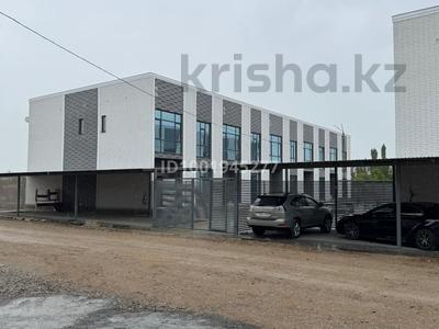 4-бөлмелі пәтер · 172 м² · 2/2 қабат, Домалак Ана 490А — Атакент, бағасы: 37 млн ₸ в Таразе