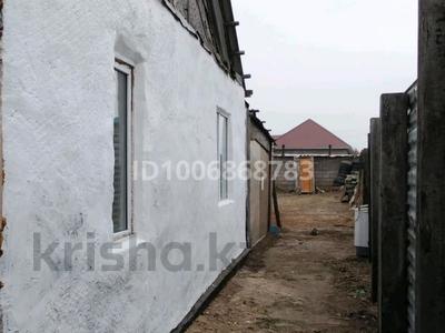 Отдельный дом · 4 комнаты · 50 м² · 10 сот., Түркістан 120 — Кояынды мкр 14 за 9 млн 〒 в Астане, р-н Байконур