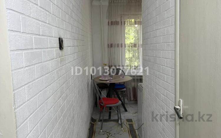 2-бөлмелі пәтер · 42 м² · 3/5 қабат, мкр Аксай-2 31/1 30 кв — Удобное расположение в районе Аксай 2. Ориентир: рядом Куликовский, пересечение улиц Саина — Маргулана., бағасы: 250 000 ₸ в Алматы, Ауэзовский р-н — фото 2