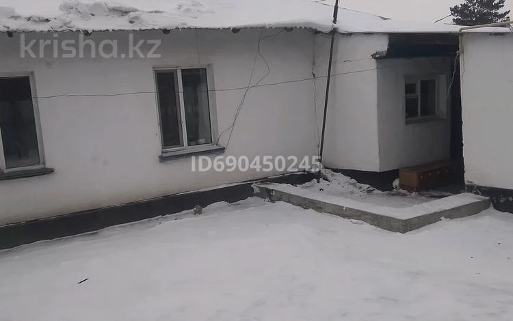 Часть дома · 3 комнаты · 42.5 м² · 8 сот., мкр Михайловка — Дубовская Коцюбинского за 15 млн ₸ в Караганде, Казыбек би р-н — фото 2