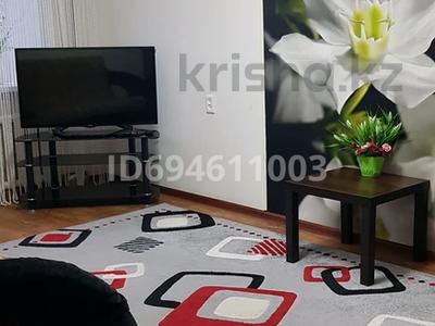 1-бөлмелі пәтер, 42 м², 2/5 қабат тәулік бойы, Кенесары 15, бағасы: 15 000 〒 в Бурабае