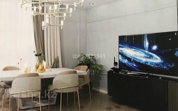3-комнатная квартира · 97.6 м² · 3/16 этаж, Тауелсиздик 39 — Пересечение пр. Тауелсиздик-Б.Момышулы за 72 млн ₸ в Астане, Алматы р-н — фото 2