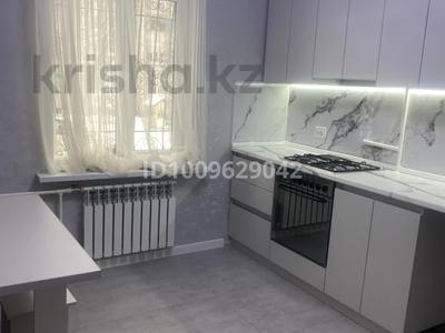 3-бөлмелі пәтер · 68 м² · 1/5 қабат, мкр Тастак-3 49, бағасы: 400 000 〒 в Алматы, Алмалинский р-н