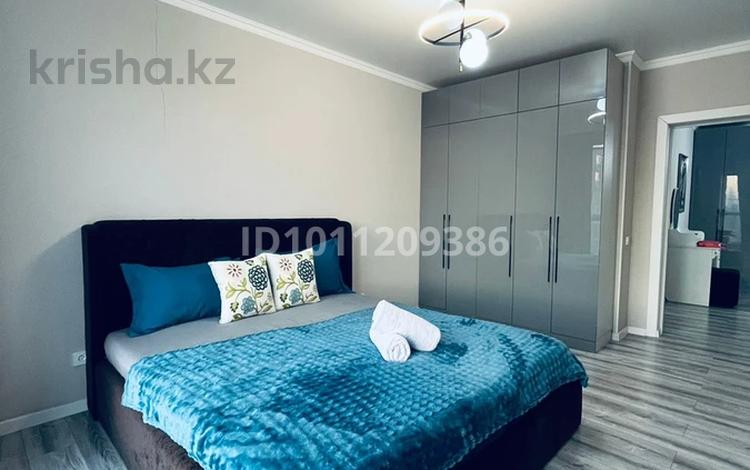 2-комнатная квартира · 73 м² · 7/10 этаж, мкр Сайран, улица Толе би 285/8, к 11 285/8 к 11 за 3 000 ₸ в Алматы, Ауэзовский р-н — фото 2