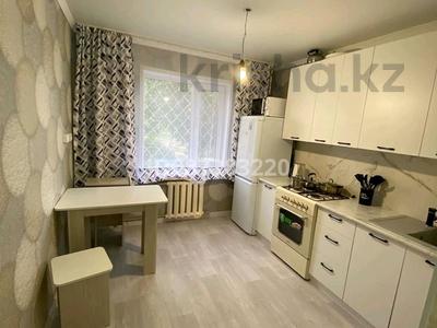 Продажа квартир в Восточно-Казахстанской обл.: 3-комнатная квартира · 65.9 м² · 1/5 этаж, 2 микрорайон 12 за 7 млн 〒 3-комнатная квартира · 65.9 м² · 1/5 этаж, 2 микрорайон 12 за 7 млн 〒 в Шульбинске