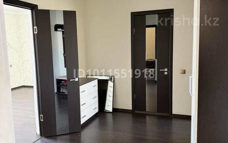 3-бөлмелі пәтер · 67 м² · 3/3 қабат, Ержигит Бозгулова 12, бағасы: 18 млн ₸ в  — фото 2