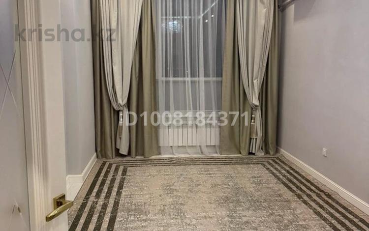 2-комнатная квартира · 59 м² · 9/18 этаж, Калдаякова 23/1 за 280 000 ₸ в Астане, Сарайшык р-н — фото 2