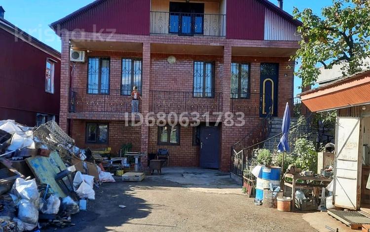 Отдельный дом • 10 комнат • 300 м² • 8 сот., улица Киавахишвили, 27 за 149 млн 〒 в Кобулети — фото 2