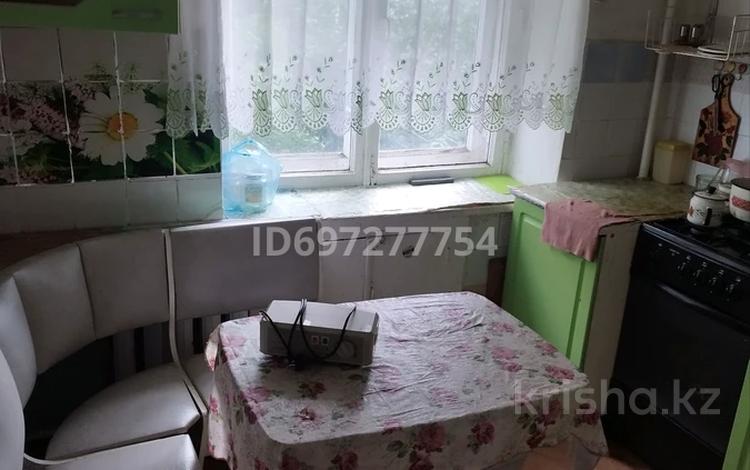 4-комнатная квартира · 58.6 м² · 2/5 этаж, Алии Молдагуловой — В районе Цона за 17 млн 〒 в Хромтау — фото 2