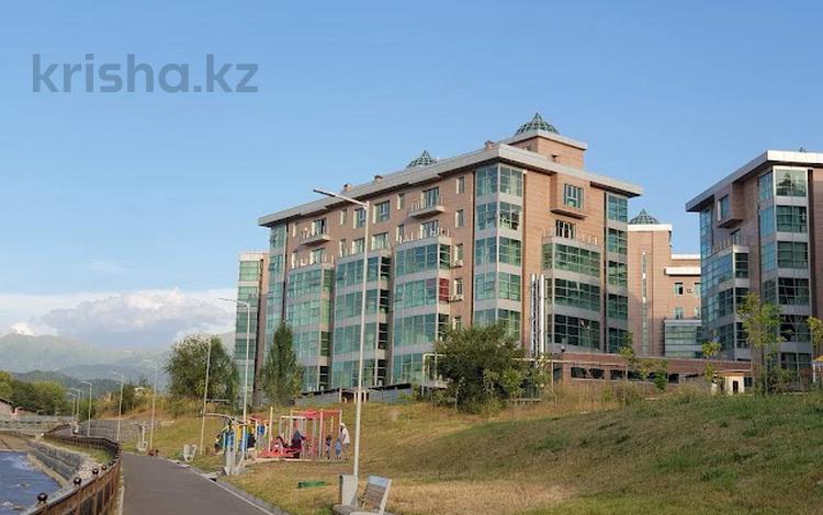 3-бөлмелі пәтер · 110 м² · 2/7 қабат, мкр Горный Гигант, Жамакаева 254/2, бағасы: 135 млн ₸ в Алматы, Медеуский р-н — фото 2