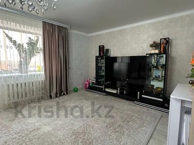 3-комнатная квартира · 100 м² · 3/10 этаж, Докучаева за 39.5 млн 〒 в Семее