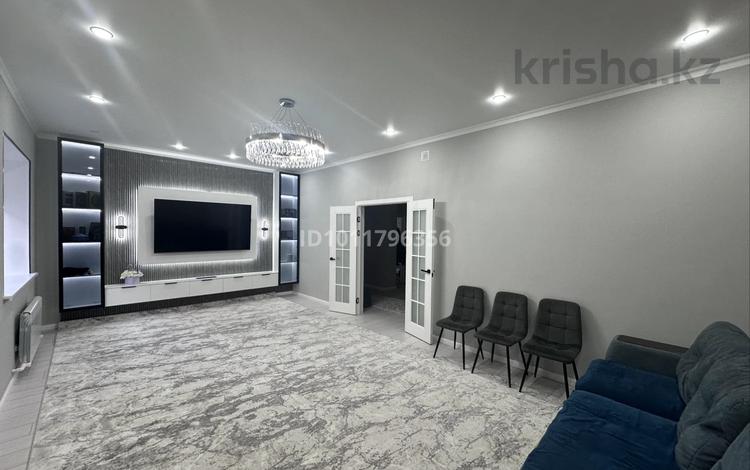 3-бөлмелі пәтер · 118 м² · 5/5 қабат, мкр. Алтын орда 7Г/2 — Тауелсиздик, бағасы: 43 млн ₸ в Актобе — фото 2