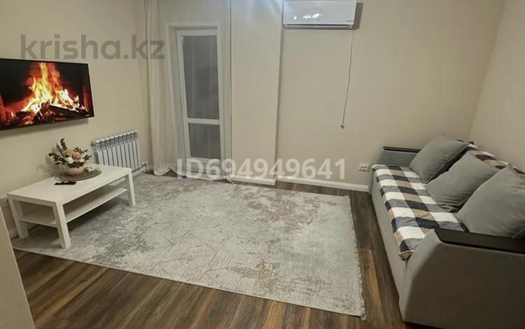 3-комнатная квартира · 80 м² · 25/25 этаж, Микрорайон Байкена Ашимова 26 за 25 000 ₸ в Караганде, Казыбек би р-н — фото 2