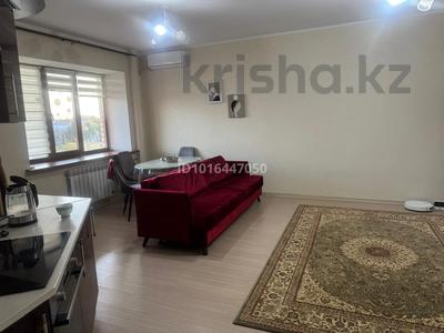 2-комнатная квартира · 55 м² · 5/6 этаж, Толстого 127/2 — Толстого Мухита за 24 млн ₸ в Уральске, мкр Школьник
