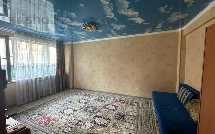 1-комнатная квартира, 43 м², 2/10 этаж, мкр Аксай-3А