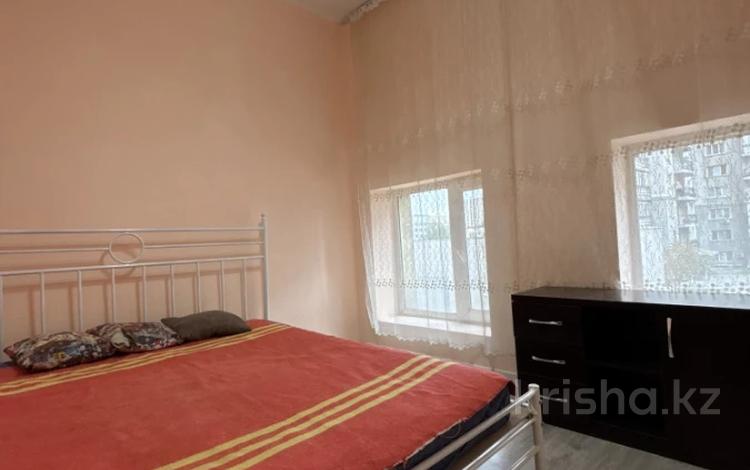 4-бөлмелі пәтер · 100 м² · 2/9 қабат, Тастақ-2 ш/а., Толе би, бағасы: 380 000 ₸ в Алматы, Алмалинский р-н — фото 2