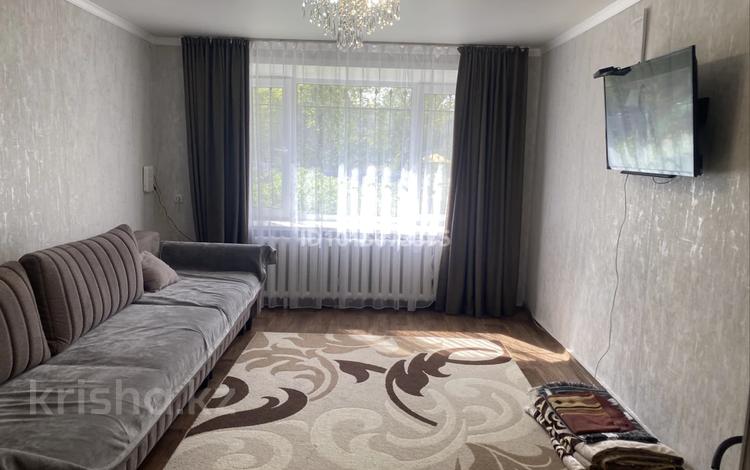 2-бөлмелі пәтер · 50 м² · 1/5 қабат, 18-шағынаудан 7, бағасы: 14 млн ₸ в Караганде, Алихана Бокейханова р-н — фото 2