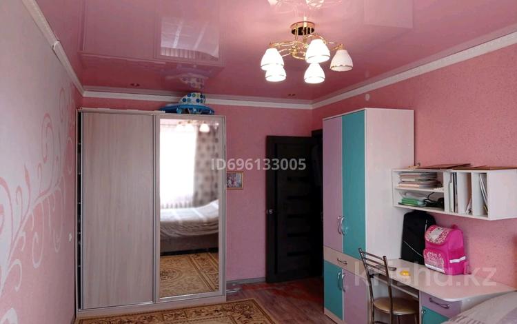 3-бөлмелі пәтер, 63 м², 4/5 қабат, мкр Юго-Восток, Муканова 6/2, бағасы: 22.1 млн 〒 в Караганде, Казыбек би р-н — фото 2