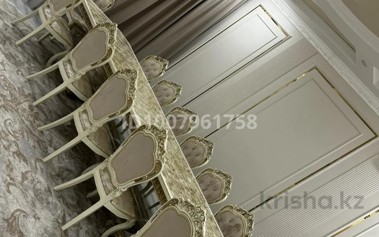 Отдельный дом · 6 комнат · 220 м², Оркен - 2, Оркен Айша бибы за 400 000 〒 в Атырау — фото 2