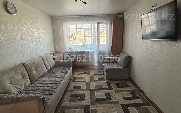 2-комнатная квартира · 44 м² · 2/5 этаж, Майкудук, Майкудук, 17й микрорайон — Школа лицей 53 за 12 млн 〒 в Караганде, Алихана Бокейханова р-н — фото 3