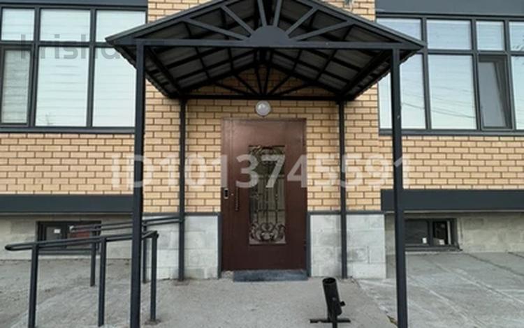 3-бөлмелі пәтер · 91 м² · 5/5 қабат, Жунисова 138 — Саяхат, бағасы: 45.5 млн ₸ в Уральске, мкр Школьник — фото 2