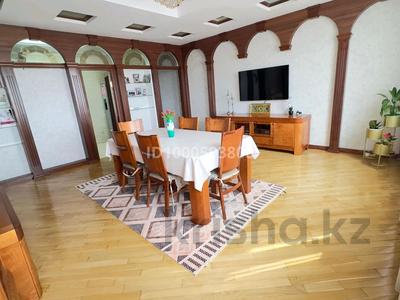 4-комнатная квартира · 185 м² · 9/10 этаж, Кабанбай батыра 6/5 — Жекебатыр за 120 млн 〒 в Астане, Есильский р-н
