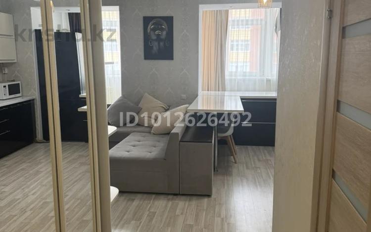 1-комнатная квартира · 52 м² · 4/5 этаж, мкр. Алтын орда, Тәуелсіздік 5/2 — Гипермаркет Дина за 200 000 ₸ в Актобе — фото 2