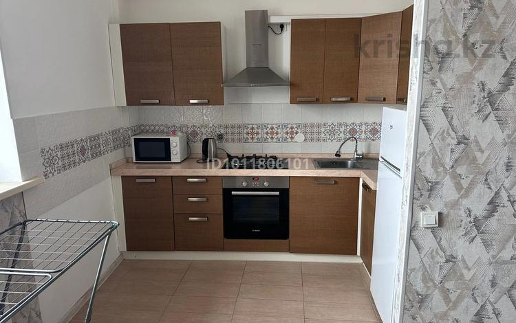 2-комнатная квартира · 45 м² · 8 этаж, ул. Рысбая Габдиева 47Б за 200 000 ₸ в Атырау, мкр Авангард-2 — фото 2