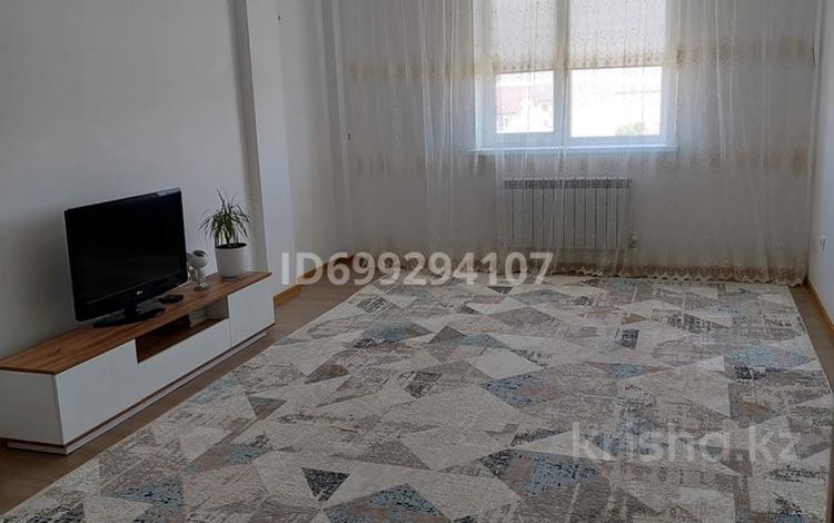 2-комнатная квартира · 65.9 м² · 7/9 этаж, мкр Нурсая, Таумыш Жумагалиева 17а за 26 млн ₸ в Атырау — фото 2