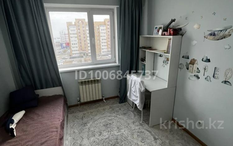 3-бөлмелі пәтер · 71 м² · 6/9 қабат, Мкрн Карагайлы 43, бағасы: 30 млн ₸ в Семее — фото 2