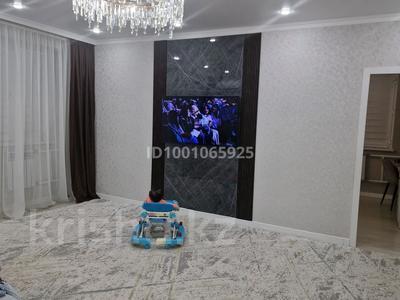 3-комнатная квартира · 100 м² · 11/12 этаж, 12-й мкр 37 — Стадион Мунайшы за 300 000 〒 в Актау