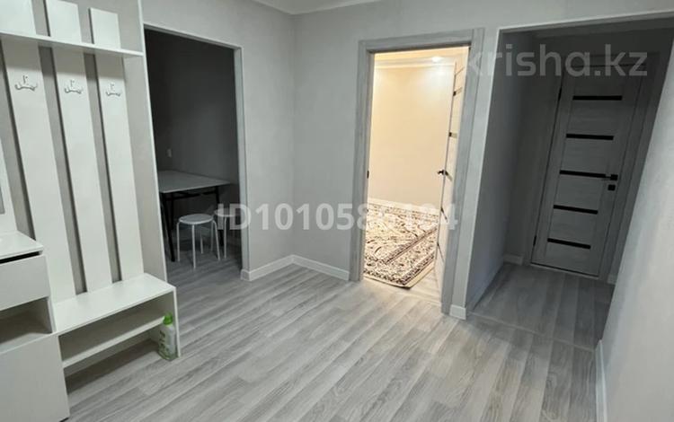 2-комнатная квартира · 53.1 м² · 1/5 этаж, мкр Омега, Украинская 10 за 18 млн ₸ в Уральске — фото 2