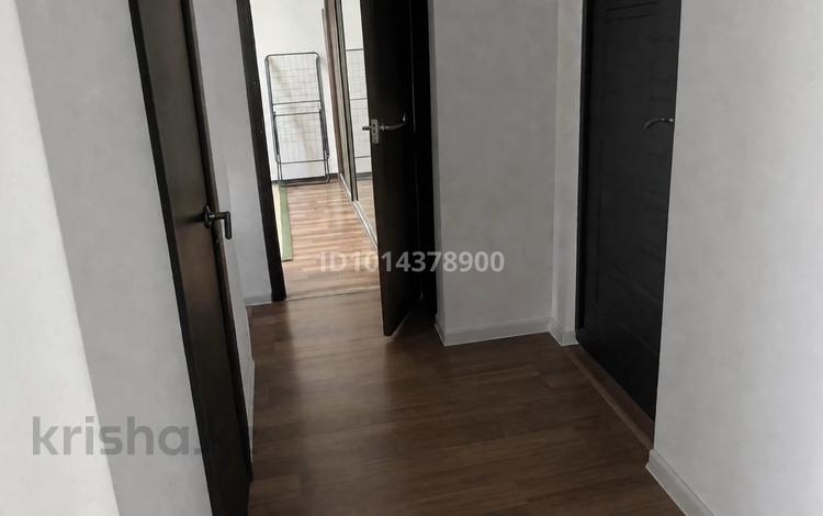 2-комнатная квартира · 46 м² · 5/5 этаж, пушкина 1 1 — Вот хороший текст для объявления: Продаётся уютная 1-комнатная квартира, 40 м². Квартира расположена в отличном районе, практически в центре города. В шаговой доступности есть всё необходимое для комфортной жизни: школа, детский сад, магазины, аптеки и остановки общественного транспорта. Всего 5 минут пешком до университета INU, что делает квартиру отличным вариантом как для проживания, так и для сдачи в аренду студентам. Рядом находятся набережная реки Есиль, микрорайон Самал, Астана Парк, Атырауский мост, улица Бараева и Монумент защитникам Отечества — прекрасные места для прогулок и отдыха. Квартира светлая, просторная, площадь 40 м². Документы в порядке. Возможен торг при осмотре. Звоните или пишите для получения дополнительной информации и просмотра квартиры. за 19 млн ₸ в р-н Байконур — фото 2