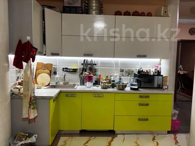 Жеке үй · 6 бөлме · 270 м² · 8 жүзд., Оспанова 85/71, бағасы: 900 000 ₸ в Алматы, Медеуский р-н
