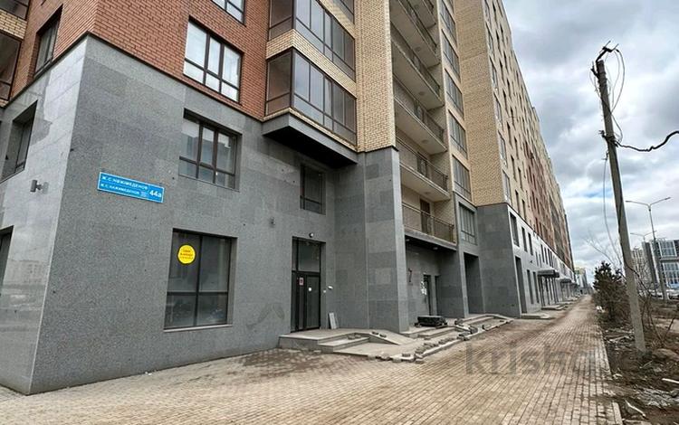 3-комнатная квартира, 85 м², 2/9 этаж, Нажимеденов 40а за 37.5 млн 〒 в Астане, Алматы р-н — фото 2