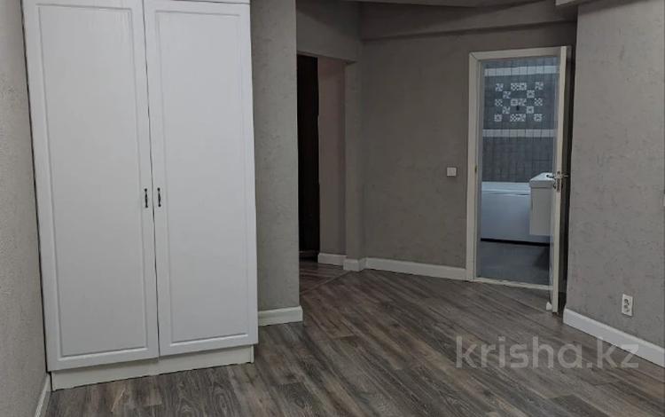 3-комнатная квартира, 101.4 м², 16/16 этаж, ул. Жарокова — Просп. Абая