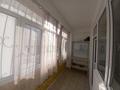 1-комнатная квартира, 50 м² посуточно, мкр Нурсая 112 за 8 000 〒 в Атырау, мкр Нурсая — фото 3