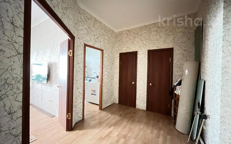 2-бөлмелі пәтер · 100 м² · 2/10 қабат, Кумисбекова 3a, бағасы: 35 млн ₸ в Астане, Сарыарка р-н — фото 3