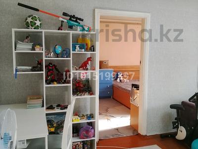 2-бөлмелі пәтер · 51 м² · 4/4 қабат, Койчуманова 2 — Мини маркет "Дина" и "Эдельвейс", бағасы: 18.2 млн ₸ в Конаеве