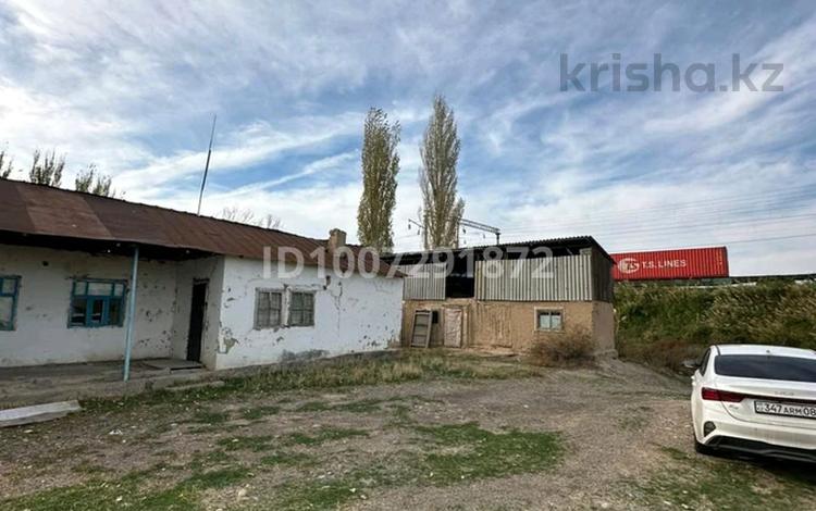 Отдельный дом · 4 комнаты · 90 м² · 18 сот., мкр Акбулым за 13 млн 〒 в Таразе — фото 2