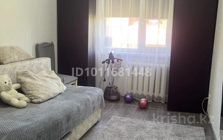 3-комнатная квартира · 60 м² · 4/5 этаж, ул. Аманжолова 141 за 15 млн ₸ в Уральске, мкр Школьник — фото 2