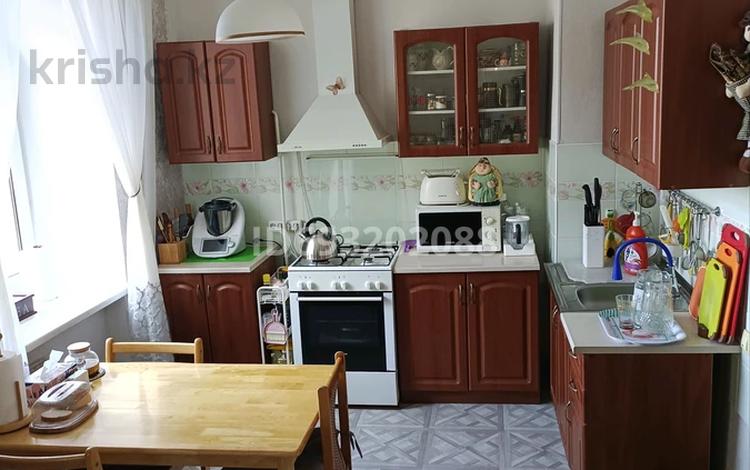 3-комнатная квартира · 72.2 м² · 4/4 этаж, Магнитогорская 10 за 22 млн ₸ в Караганде, Алихана Бокейханова р-н — фото 2