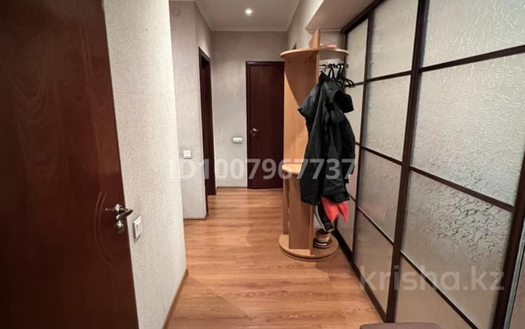 4-бөлмелі пәтер · 90 м² · 4/5 қабат, мкр Самал-2 2, бағасы: 650 000 ₸ в Алматы, Медеуский р-н — фото 2