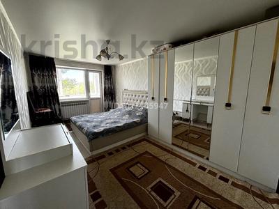 3-комнатная квартира · 61.7 м² · 4/5 этаж, Пришахтинск, 23й микрорайон 34 — 23 микрорайон за 18 млн 〒 в Караганде, Алихана Бокейханова р-н