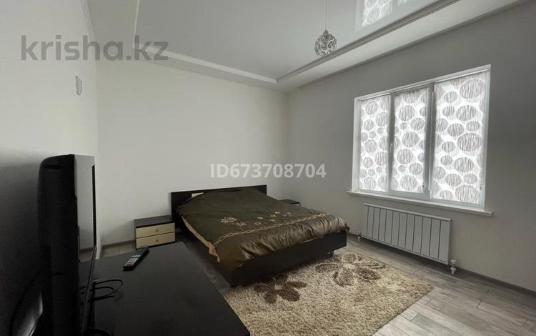 Отдельный дом • 3 комнаты • 151.8 м² • 10 сот., Пугачево 70 за 27 млн 〒 в Аксае — фото 2