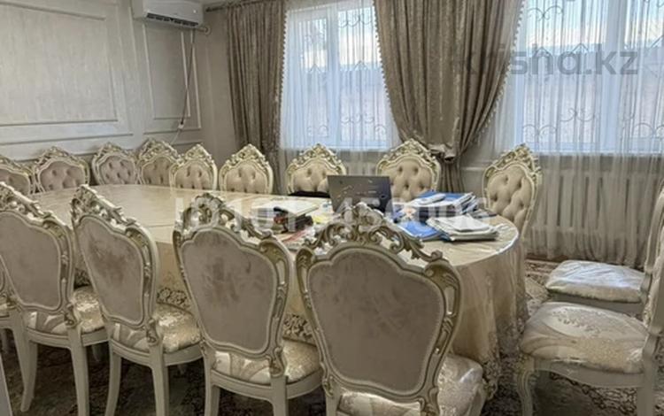 Отдельный дом · 7 комнат · 180 м² · 10 сот., Қалыш Қожаберген 14 — Супермаркет Қазына за 57 млн ₸ в Шу — фото 61