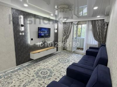 3-комнатная квартира · 63 м² · 2/5 этаж, 11-й микрорайон, Орынбай акына 95а за 23.5 млн ₸ в Шымкенте, Енбекшинский р-н