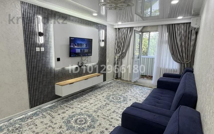 3-комнатная квартира · 63 м² · 2/5 этаж, 11-й микрорайон, Орынбай акына 95а за 23.5 млн ₸ в Шымкенте, Енбекшинский р-н — фото 2
