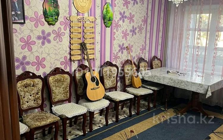 3-бөлмелі пәтер · 58 м² · 1/2 қабат, ул. Кеншилер 50, бағасы: 4.8 млн ₸ в Карагандинской обл. — фото 2